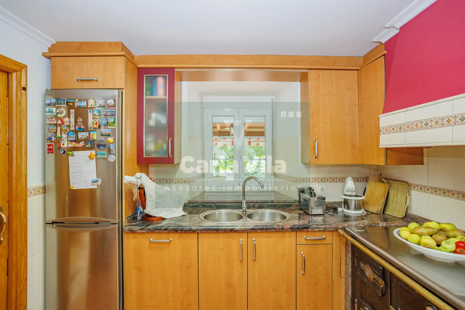 Cuina de Finca rústica en venda en Lugo amb Jardí privat, Parquet i Terrassa