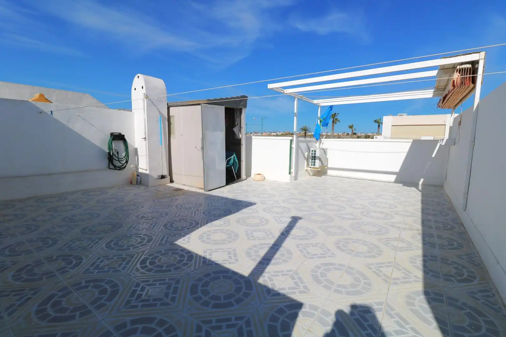Terrassa de Casa o xalet en venda en Torrevieja amb Aire condicionat, Jardí privat i Terrassa