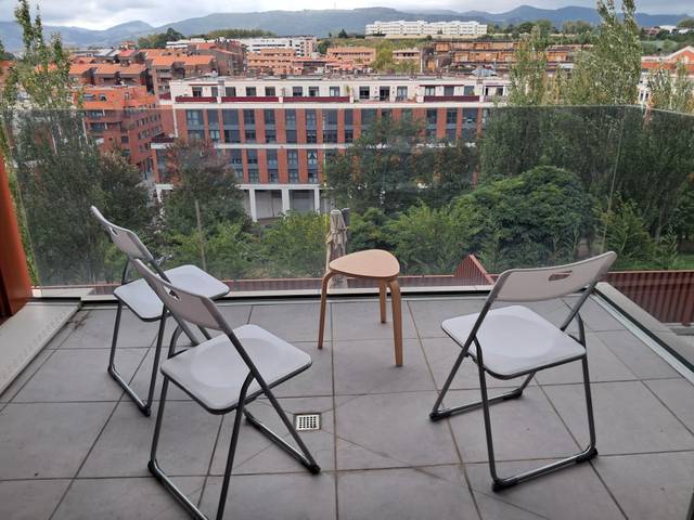 Piso en Alquiler en Leioandi Kalea, 14 en Aldekoena - Artatzagana - Sarriena