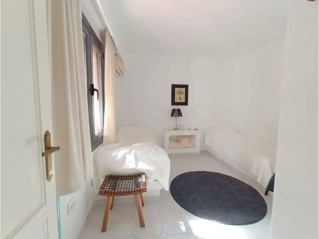 Schlafzimmer von Wohnungen zum Verkauf in Torrevieja mit Klimaanlage und Privatgarten