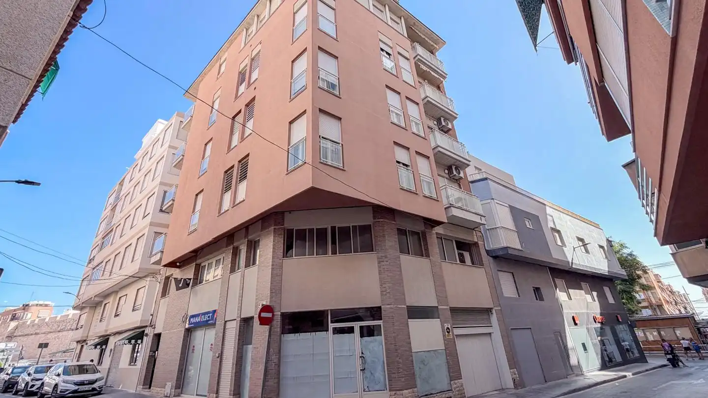 Außenansicht von Maisonette zum Verkauf in Santa Pola mit Klimaanlage, Terrasse und Möbliert