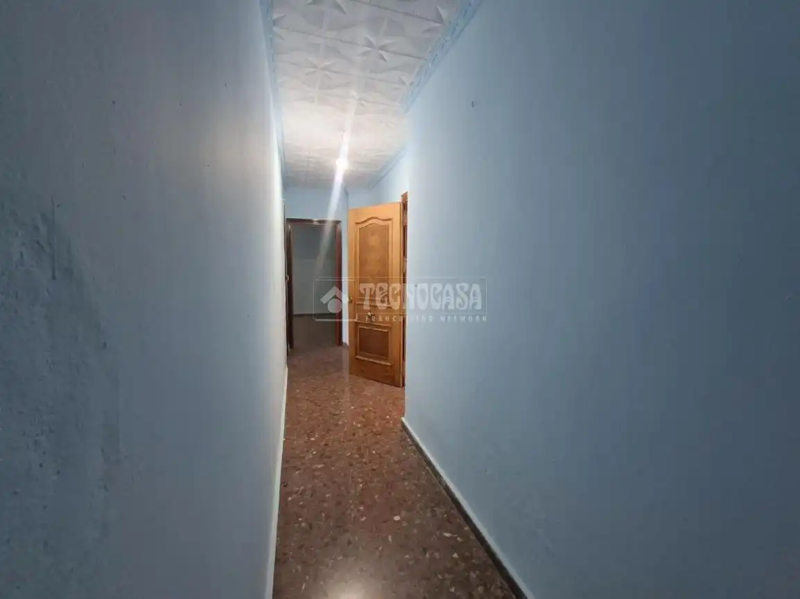 Piso en venta en Benalúa con Balcón