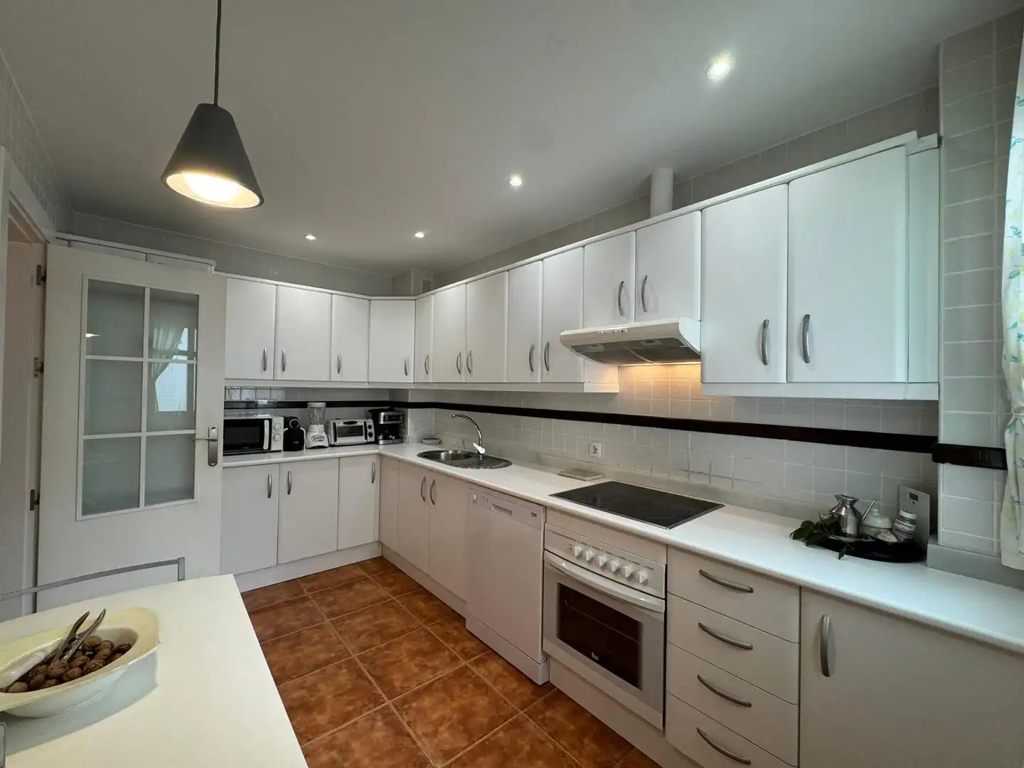 Cocina de Apartamento en venta en Rota con Terraza y Piscina comunitaria