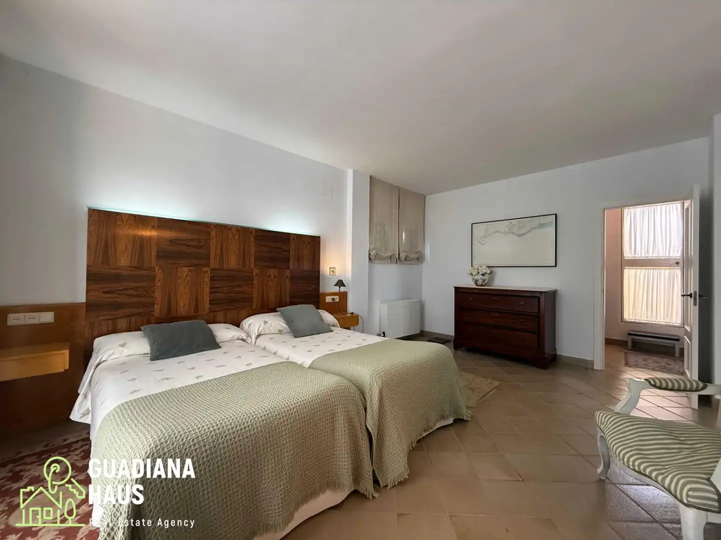 Dormitori de Casa adosada en venda en Ayamonte amb Aire condicionat, Calefacció i Jardí privat