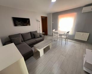 Sala d'estar de Apartament de lloguer en  Jaén Capital amb Aire condicionat, Calefacció i Moblat