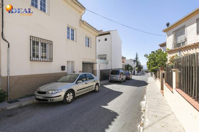 Casa adosada en Venta en Güevéjar