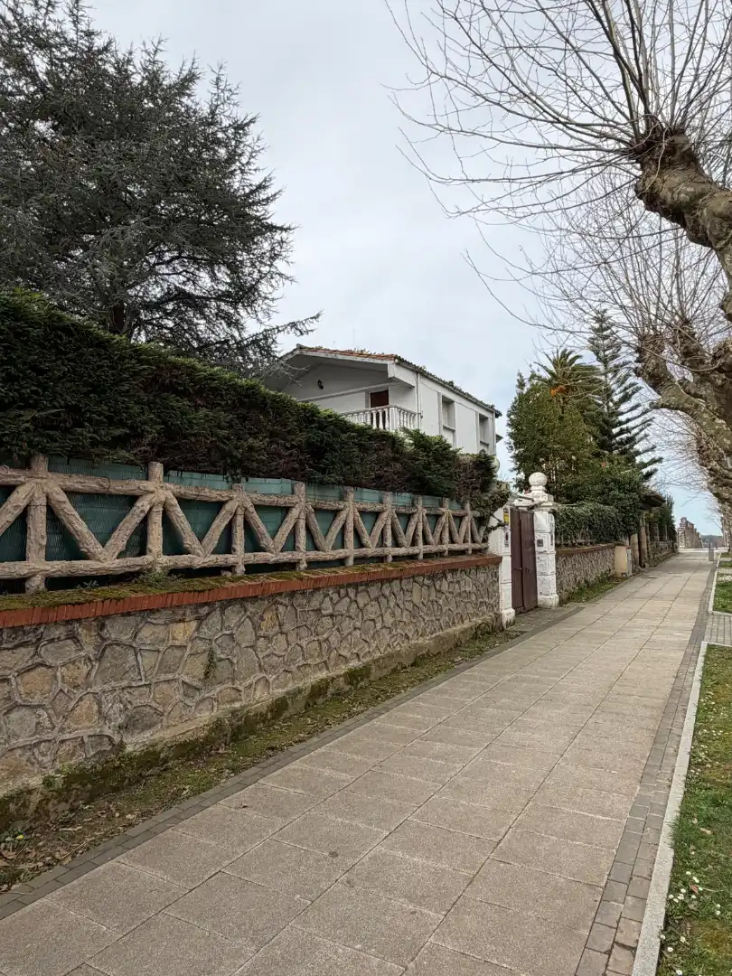 Vista exterior de Casa o chalet en venta en Santander con Calefacción, Jardín privado y Terraza