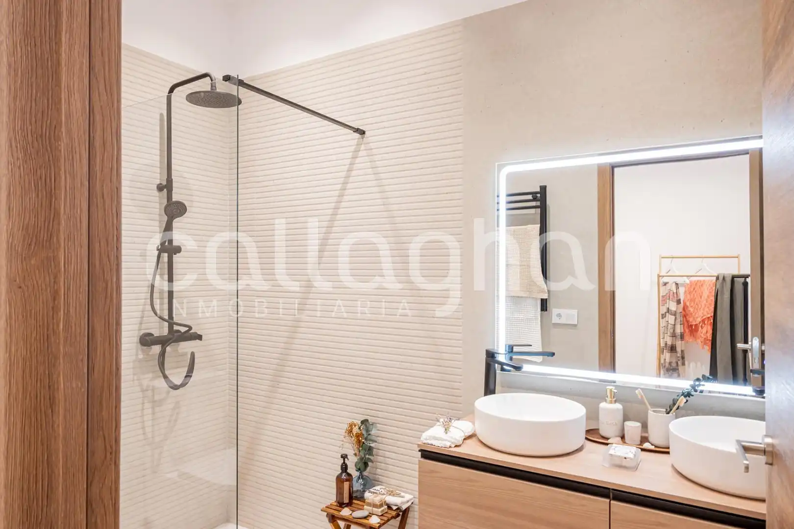 Badezimmer von Erdgeschoss zum Verkauf in Valencia mit Terrasse