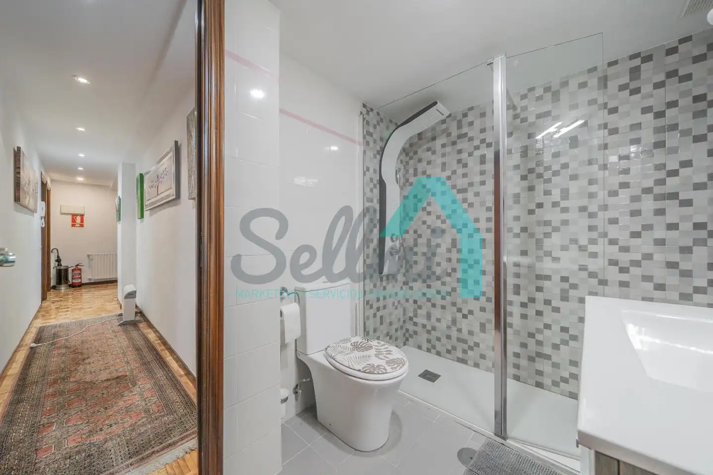 Baño de Planta baja de alquiler en Oviedo  con Calefacción, Parquet y Amueblado