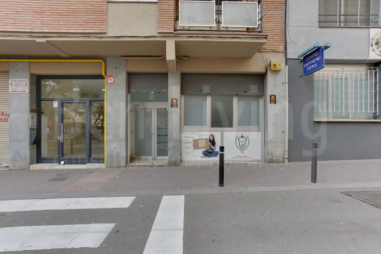 Vista exterior de Local en venda en Barcelona amb Alarma