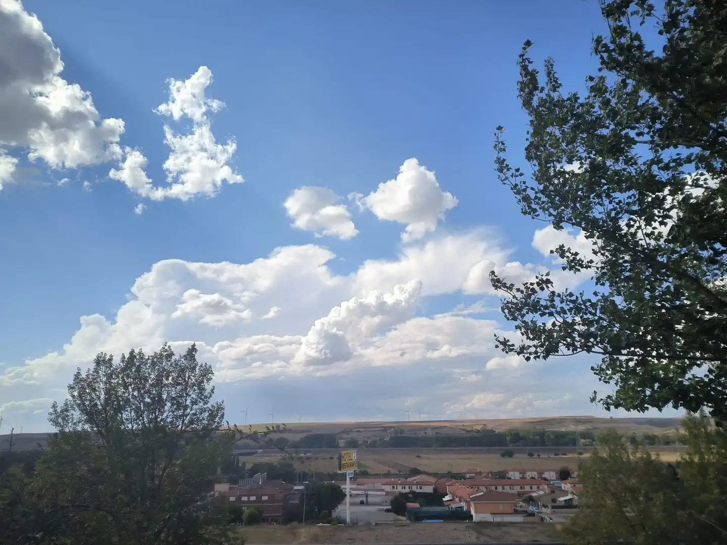 Vista exterior de Casa o xalet de lloguer en Buniel amb Terrassa i Traster