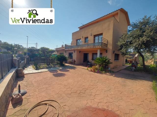 Casa-chalet en Venta en Passatge Puigmal, 3 en Sant Esteve Sesrovires