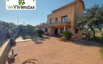 Exterior view of House or chalet for sale in Sant Esteve Sesrovires  with Air Conditioner, Heating and Private garden
