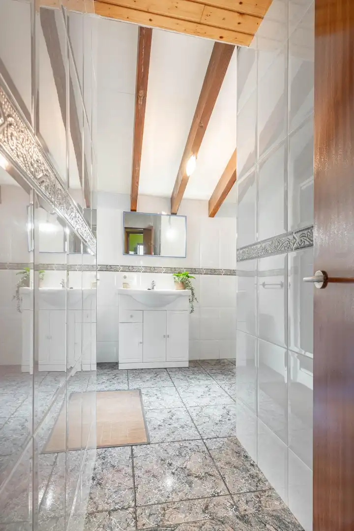 Baño de Casa o chalet en venta en Caso con Calefacción, Jardín privado y Terraza