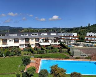 Vista exterior de Casa adosada en venda en Lasarte-Oria amb Calefacció, Jardí privat i Parquet