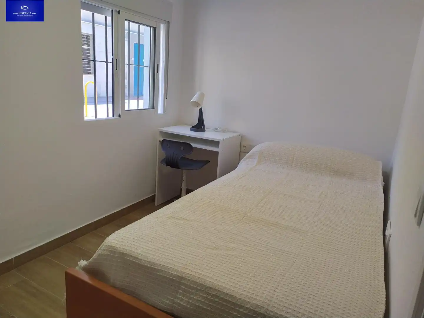 Schlafzimmer von Erdgeschoss zur Miete in Cádiz mit Möbliert