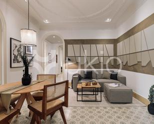 Sala d'estar de Apartament de lloguer en  Barcelona Capital amb Aire condicionat i Balcó