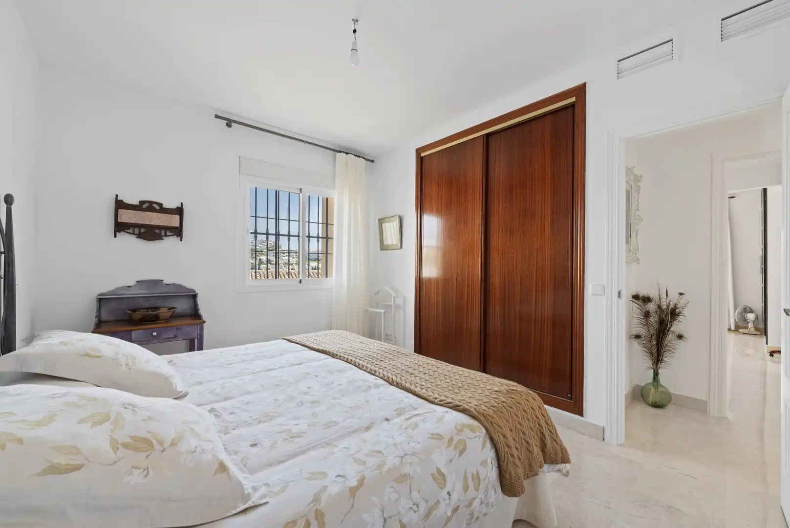 Schlafzimmer von Haus oder Chalet zum Verkauf in Mijas mit Klimaanlage, Privatgarten und Terrasse