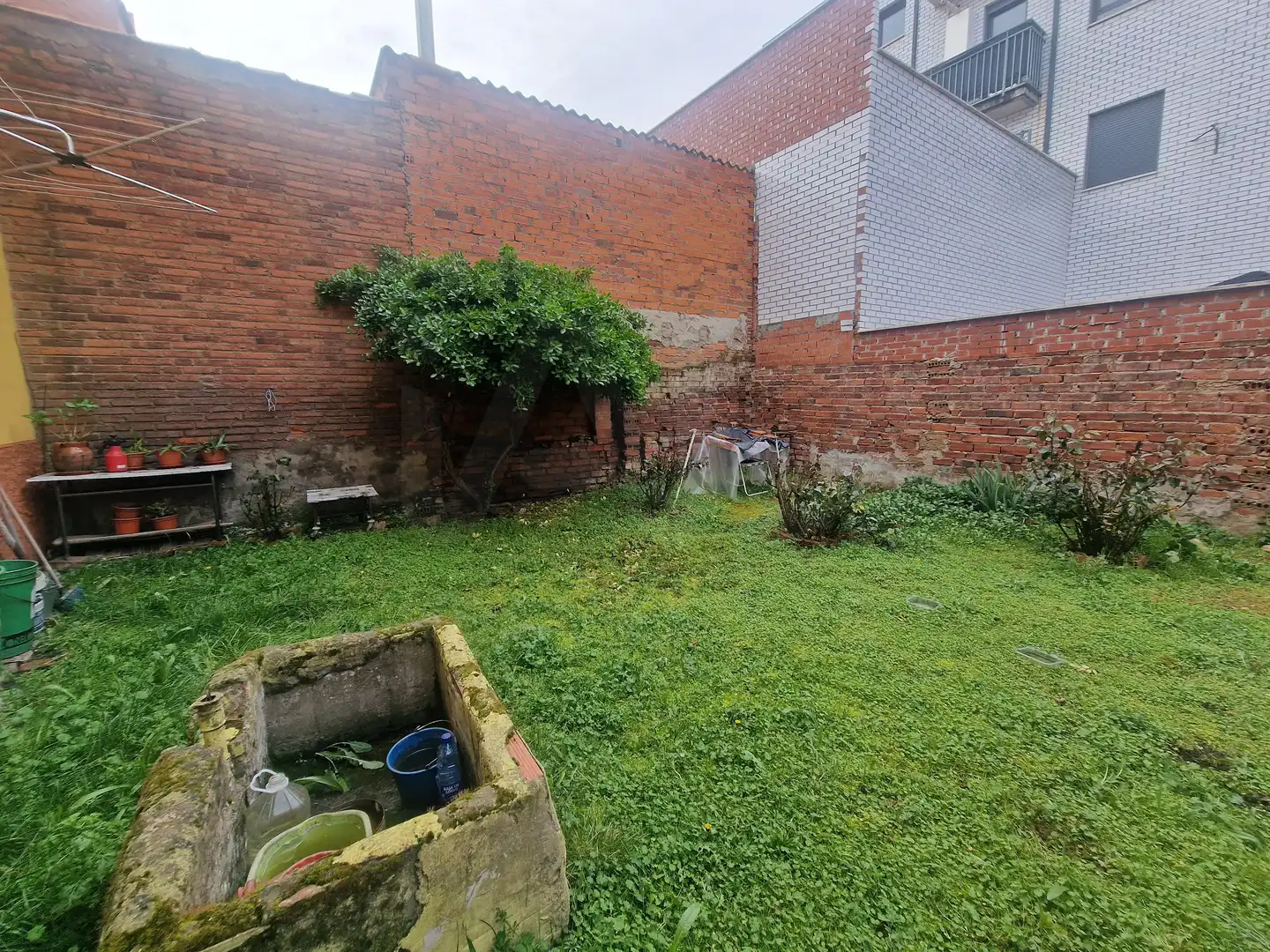 Jardín de Casa o chalet en venta en León Capital  con Calefacción