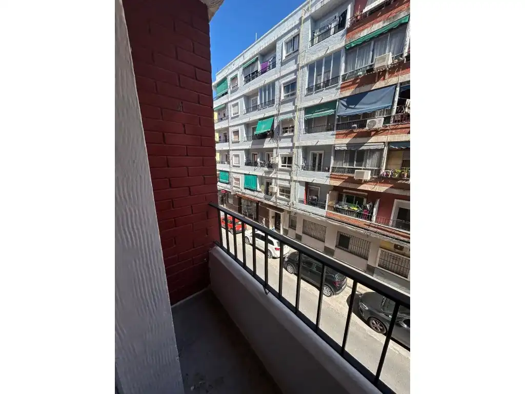 Vista exterior de Casa o xalet en venda en Valencia amb Aire condicionat