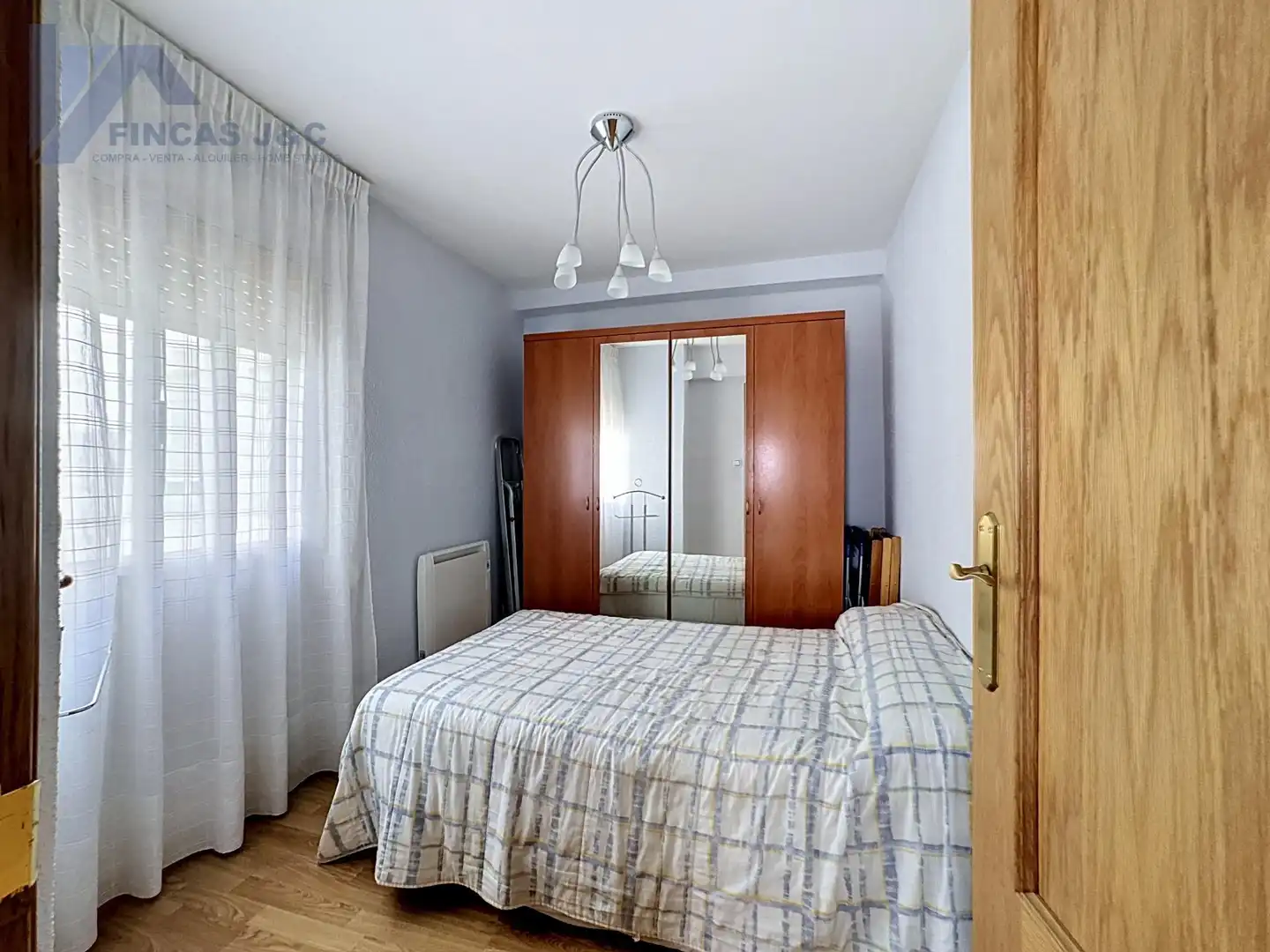 Habitación de Piso en venta en Zaragoza con Calefacción