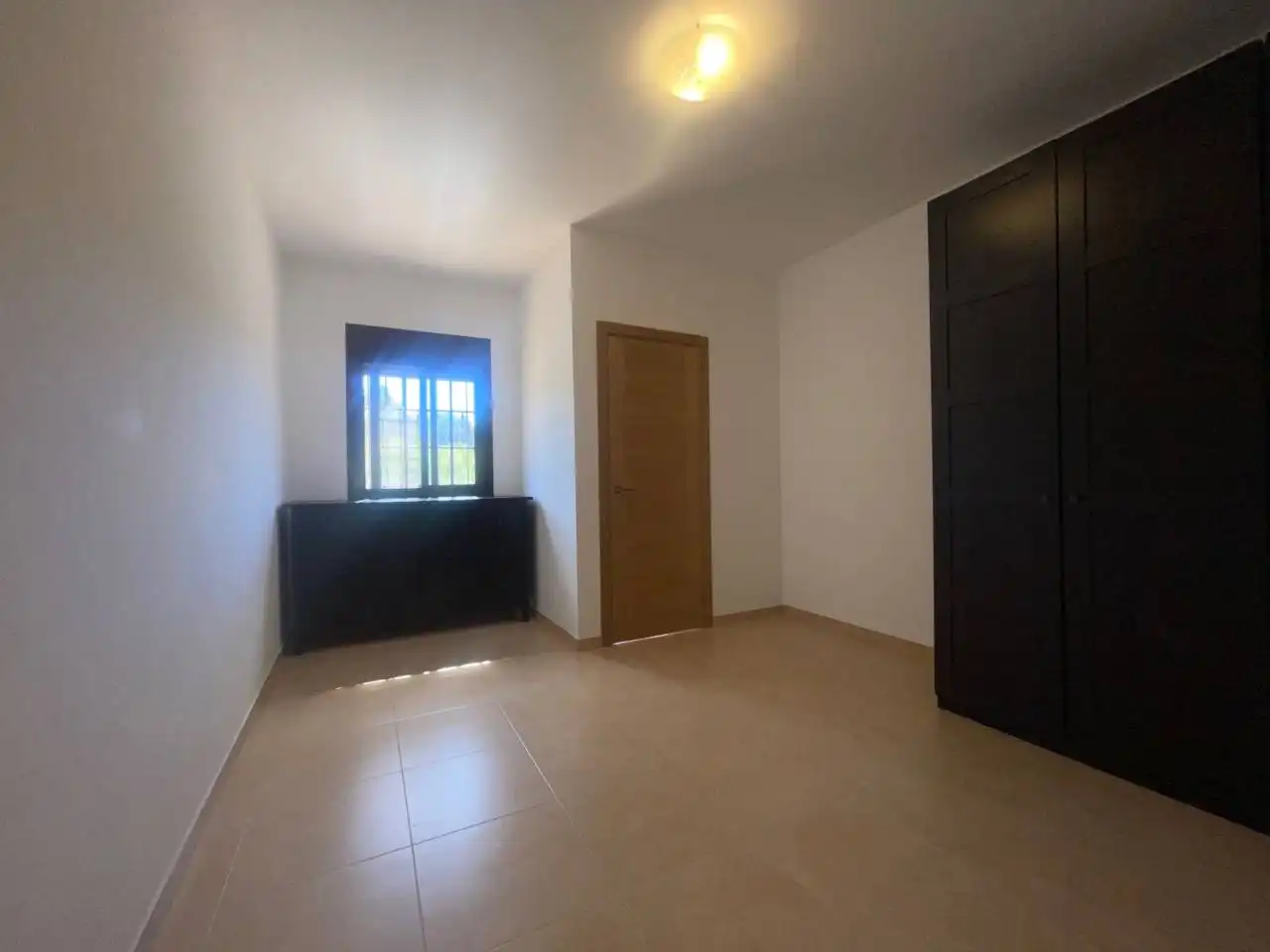 Habitación de Casa o chalet de alquiler en Estepona con Calefacción, Jardín privado y Terraza