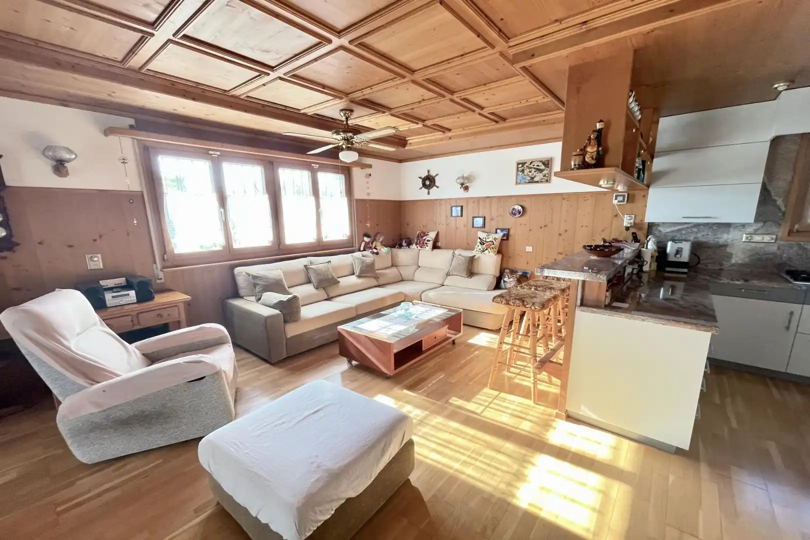 Sala de estar de Casa o chalet en venta en Camarles con Jardín privado, Piscina y Amueblado