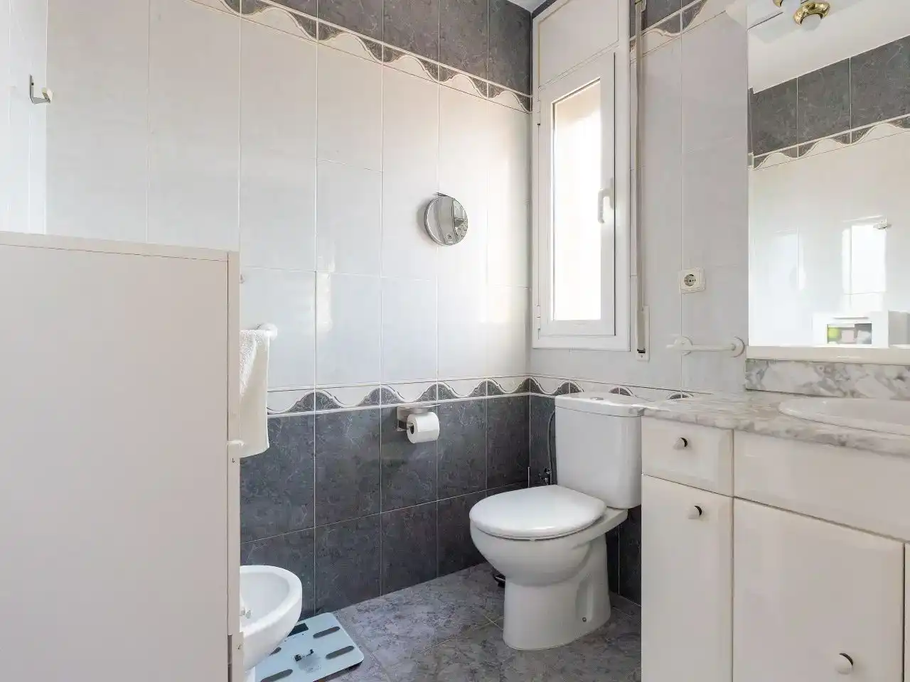 Baño de Piso en venta en Cerdanyola del Vallès con Aire acondicionado, Jardín privado y Trastero