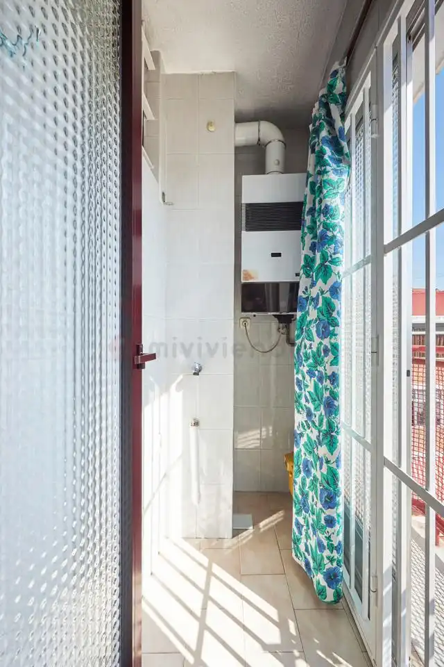 Badezimmer von Dachboden zum Verkauf in Madrid mit Heizung, Terrasse und Abstellraum