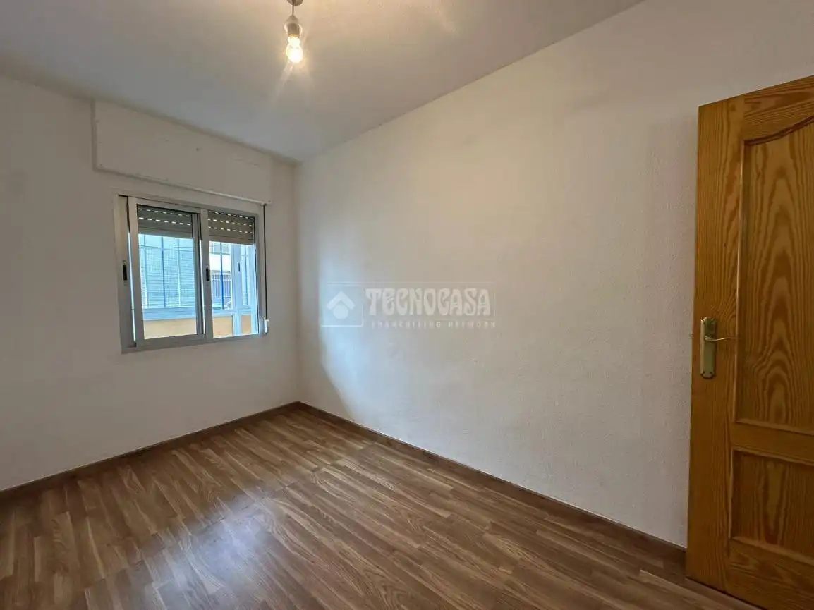 Bedroom of Flat for sale in Alcalá de Henares