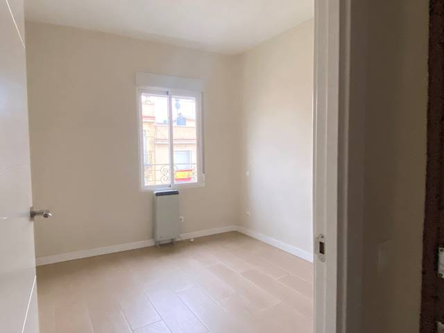 Piso en Alquiler en Calle San Antonio en Cuatro Caminos - Azca