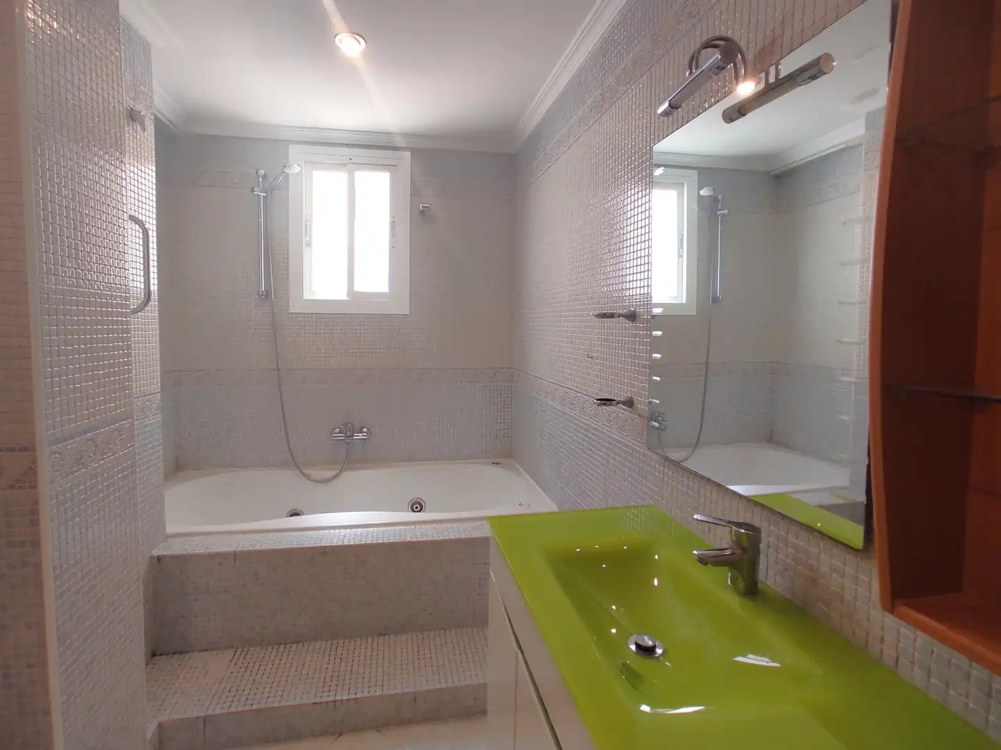 Badezimmer von Wohnung zur Miete in Málaga mit Klimaanlage, Möbliert und Waschmaschine