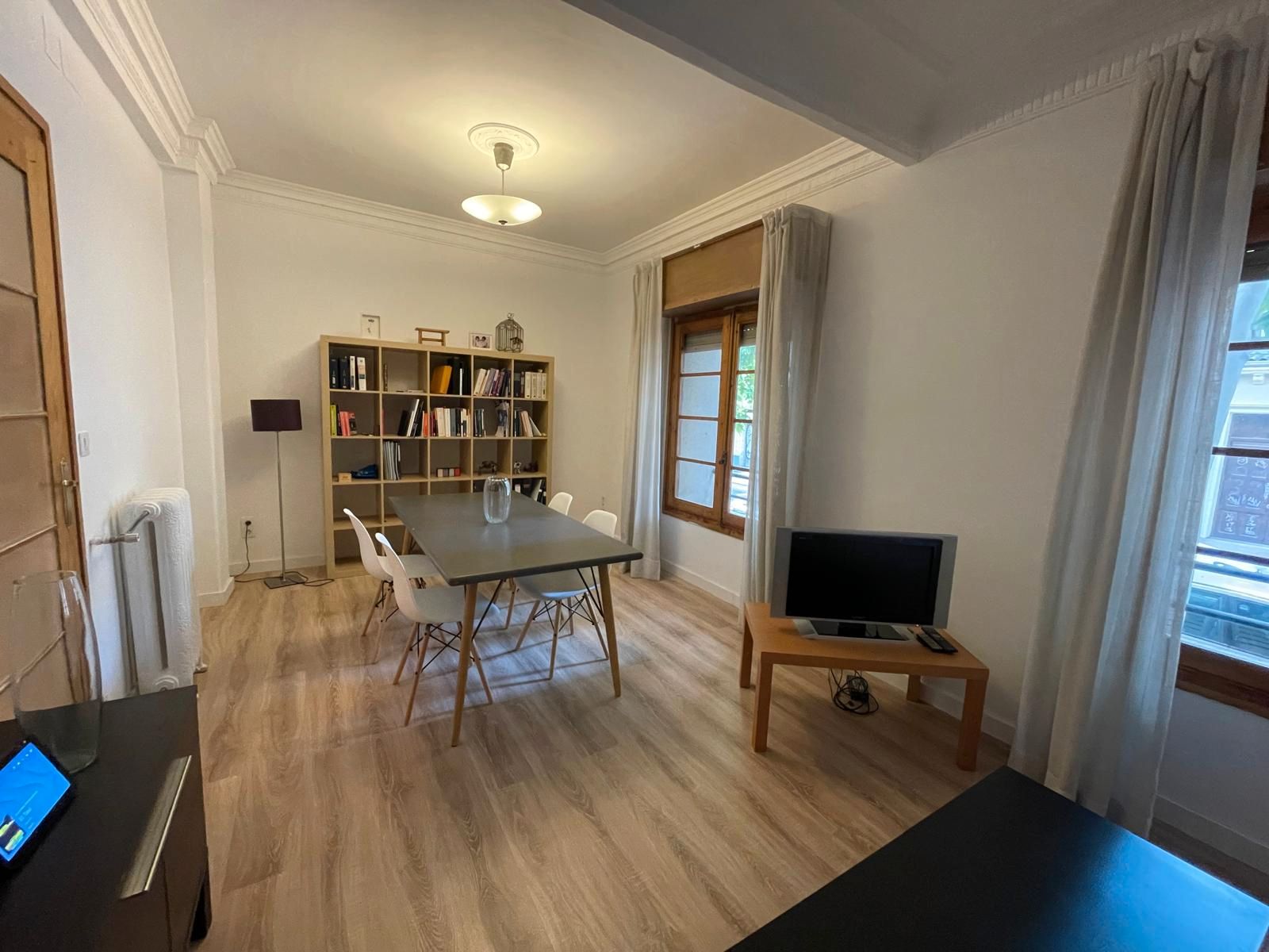 Living room of Flat to rent in  Zaragoza Capital  with Heating, Parquet flooring and Furnished