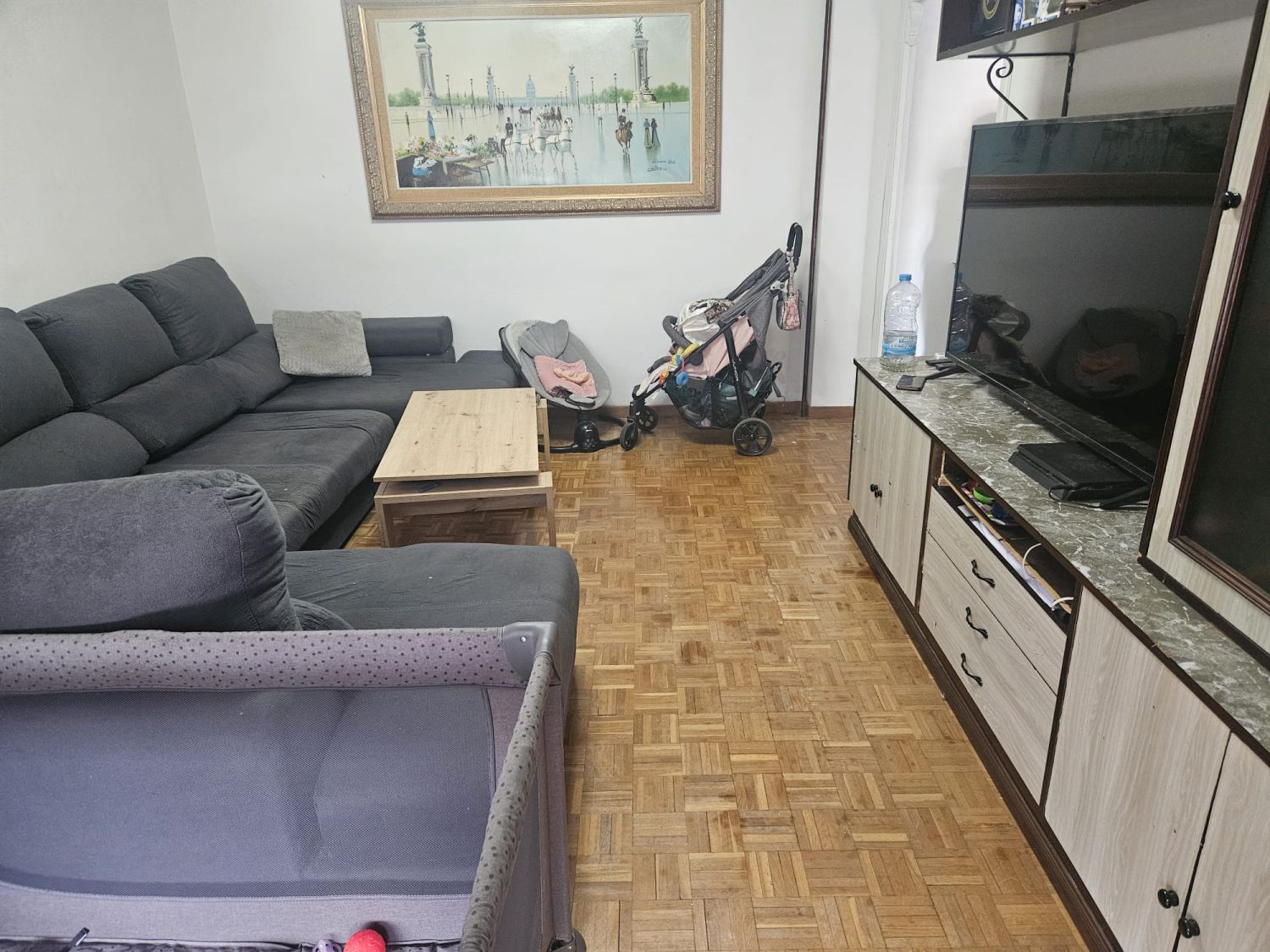 Sala d'estar de Pis en venda en  Logroño amb Calefacció, Parquet i Terrassa