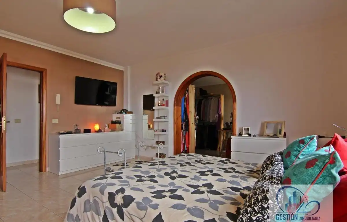Habitación de Edificio en venta en La Orotava