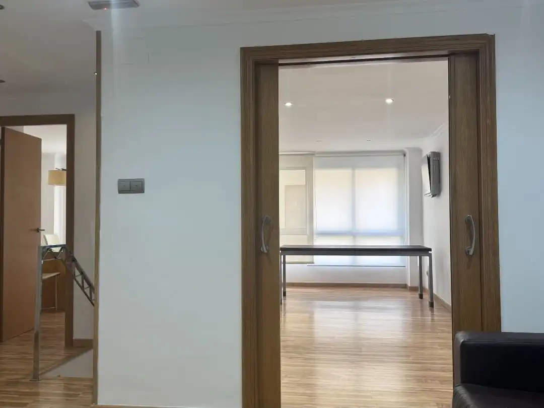 Oficina de alquiler en Elche / Elx con Aire acondicionado, Calefacción y Balcón