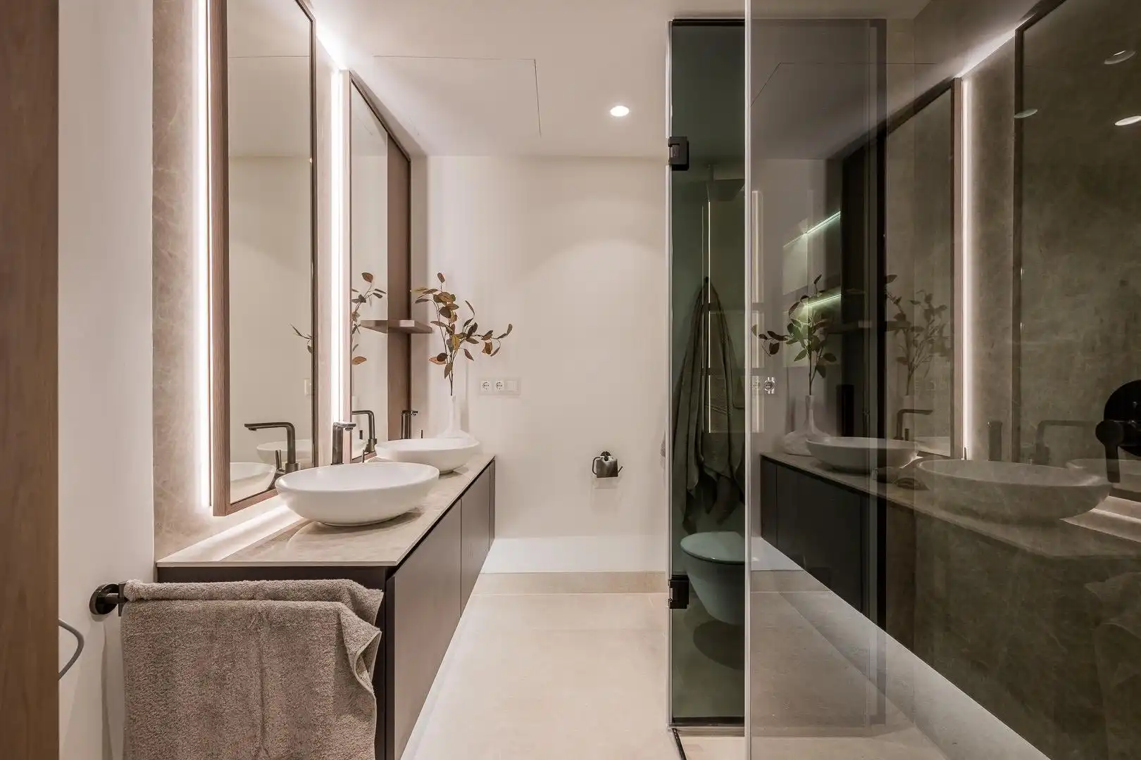 Bathroom of Apartments for sale in Estepona  with Air Conditioner, Terrace and Storage room