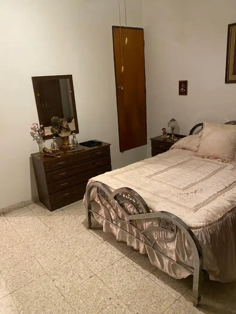 Dormitori de Casa o xalet en venda en Jaén amb Terrassa, Moblat i Balcó