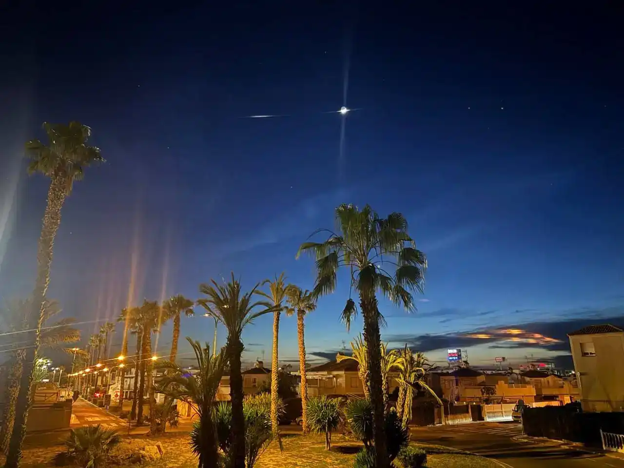 Vista exterior de Dúplex en venda en Torrevieja amb Aire condicionat, Piscina i Balcó