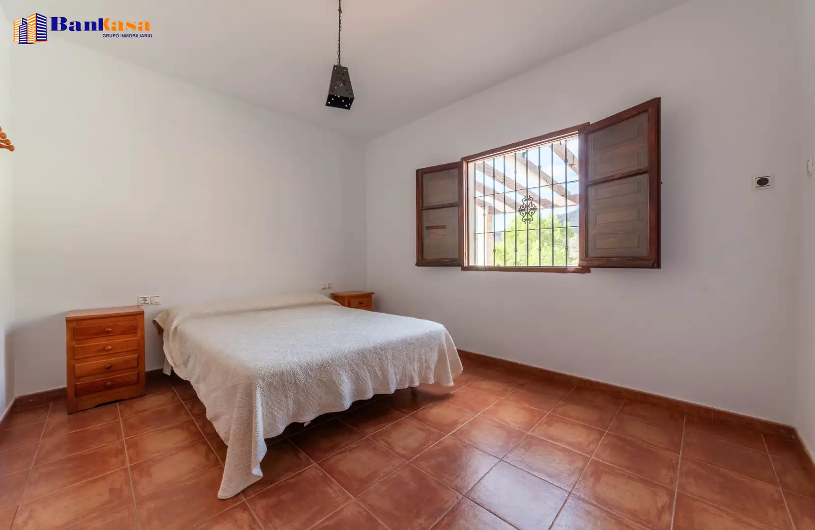 Habitación de Casa o chalet en venta en Casabermeja con Jardín privado, Piscina y Amueblado