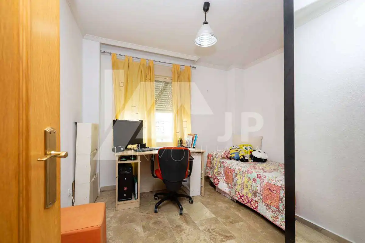 Piso con piscina en venta en Calle Cádiar 10, imagen 14