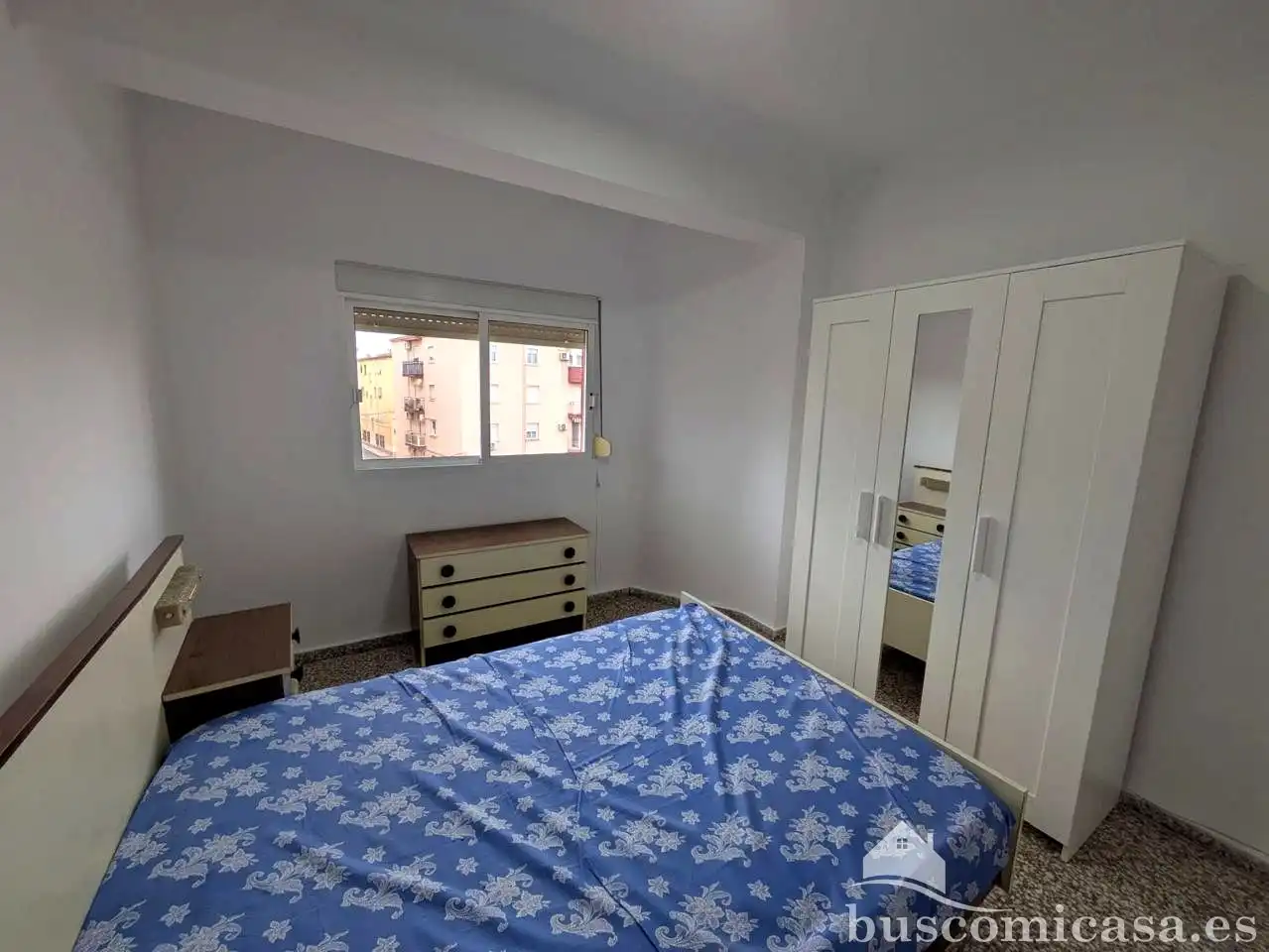 Habitación de Piso para compartir en Linares con Aire acondicionado y Amueblado