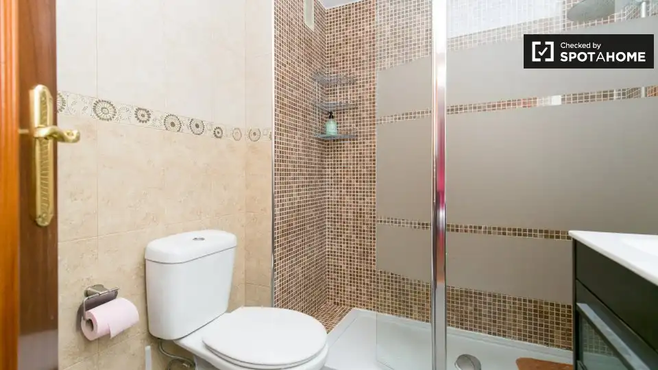 Room in Parque Nueva Granada