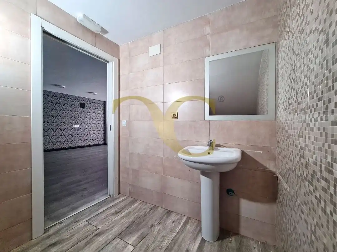 Badezimmer von Geschaftsraum zur Miete in Gijón 