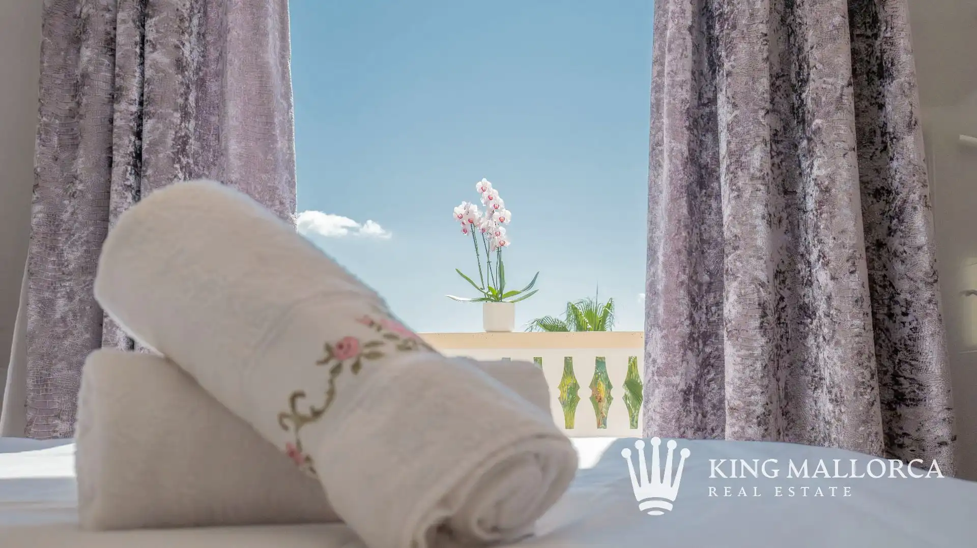 Schlafzimmer von Einfamilien-Reihenhaus zum Verkauf in Calvià mit Klimaanlage, Heizung und Privatgarten