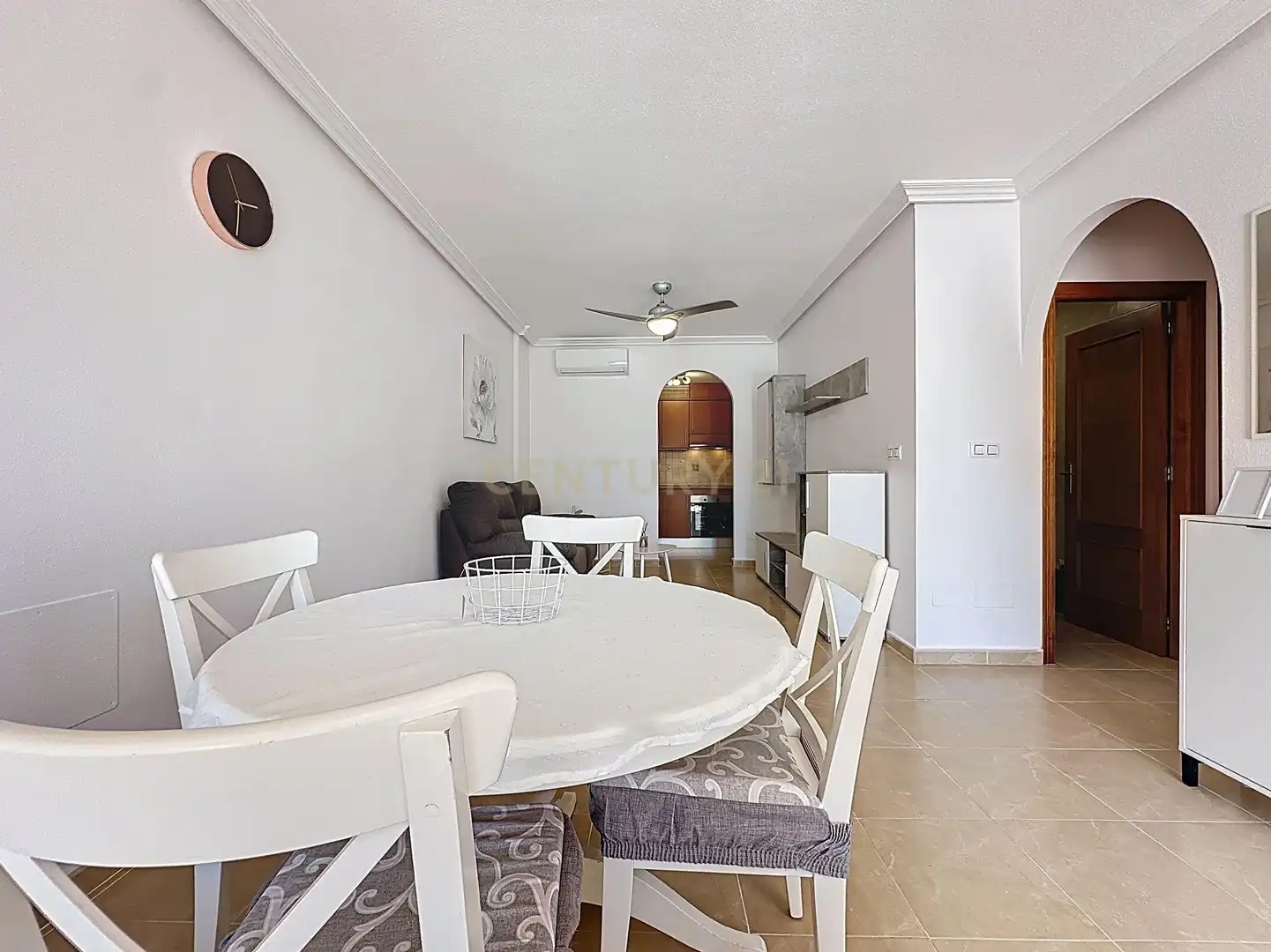 Comedor de Apartamento de alquiler en Orihuela con Aire acondicionado, Horno y Piscina comunitaria