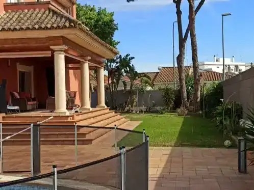 Terrassa de Casa o xalet en venda en El Puerto de Santa María amb Aire condicionat, Jardí privat i Parquet