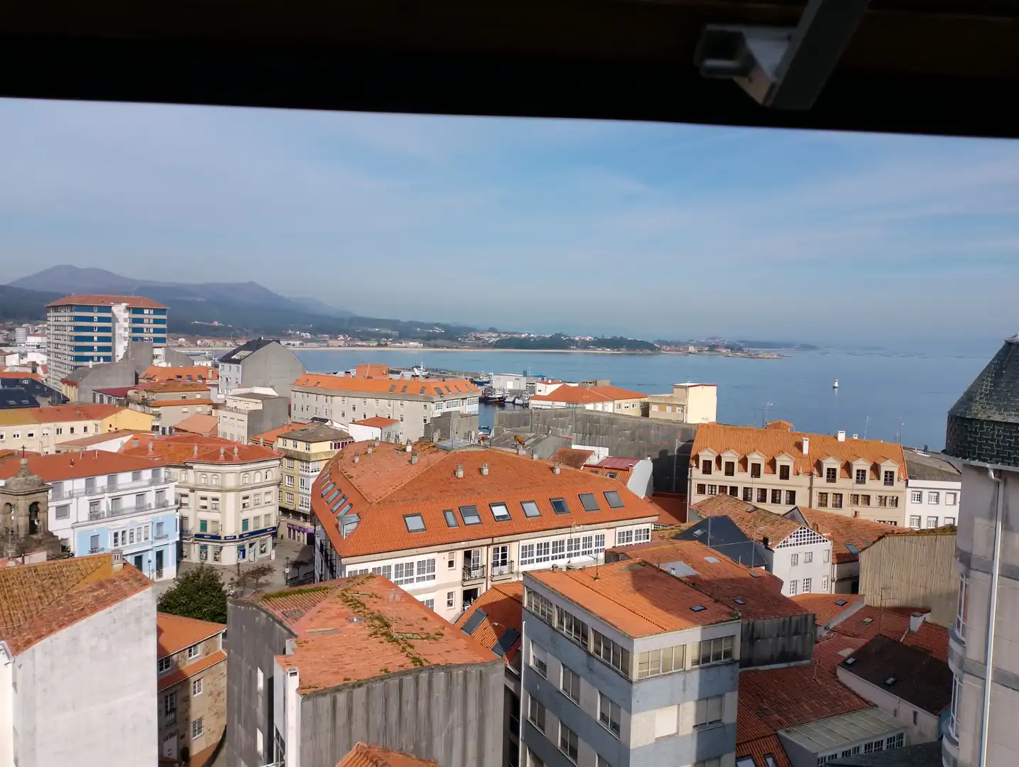 Vista exterior de Àtic de lloguer en Ribeira amb Calefacció, Parquet i Moblat