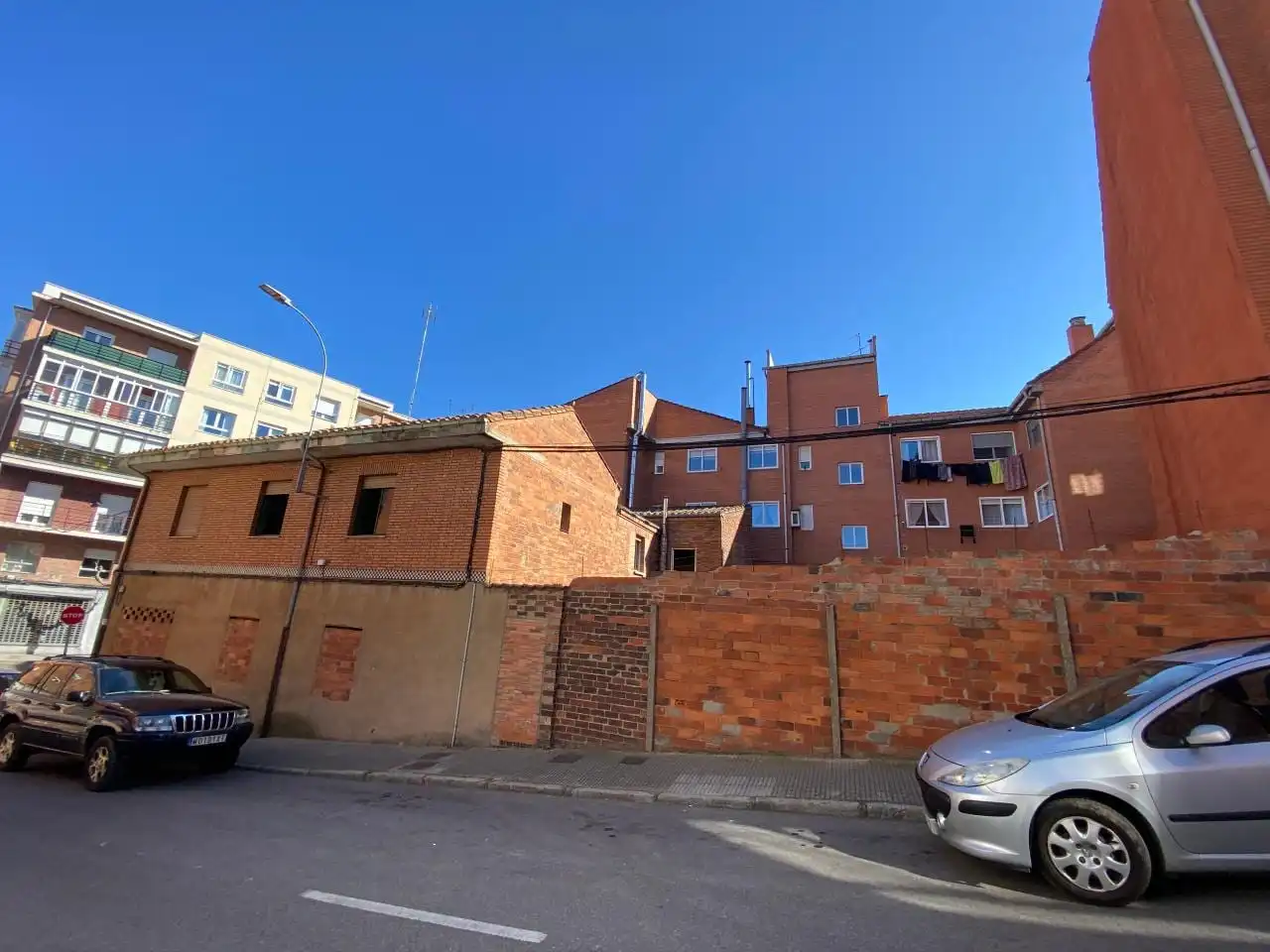 Vista exterior de Casa o xalet en venda en León Capital  amb Traster