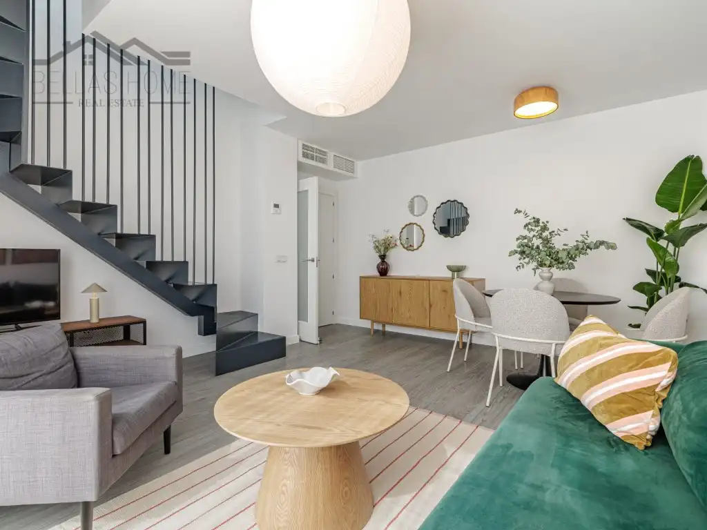 Sala d'estar de Àtic en venda en Estepona amb Aire condicionat i Terrassa
